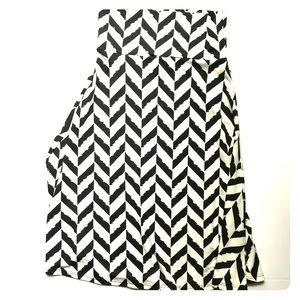LuLaRoe Azure skirt NWOT